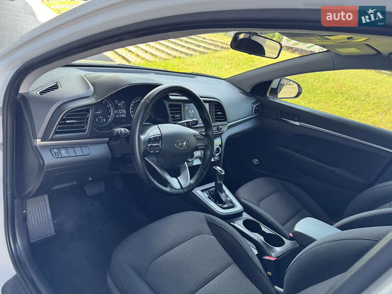 Hyundai Elantra 2019