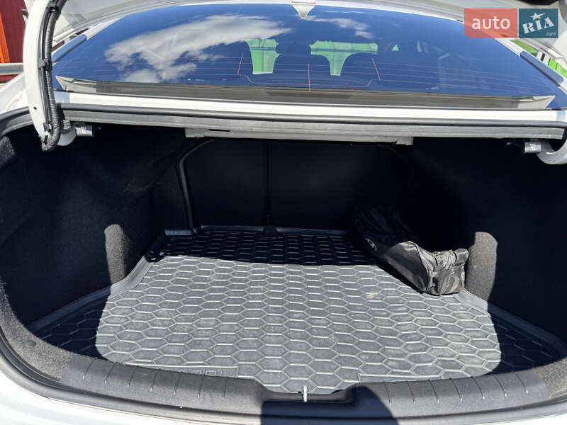 Hyundai Elantra 2019