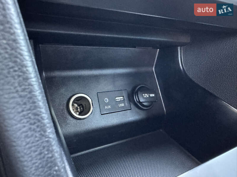 Hyundai Elantra 2019