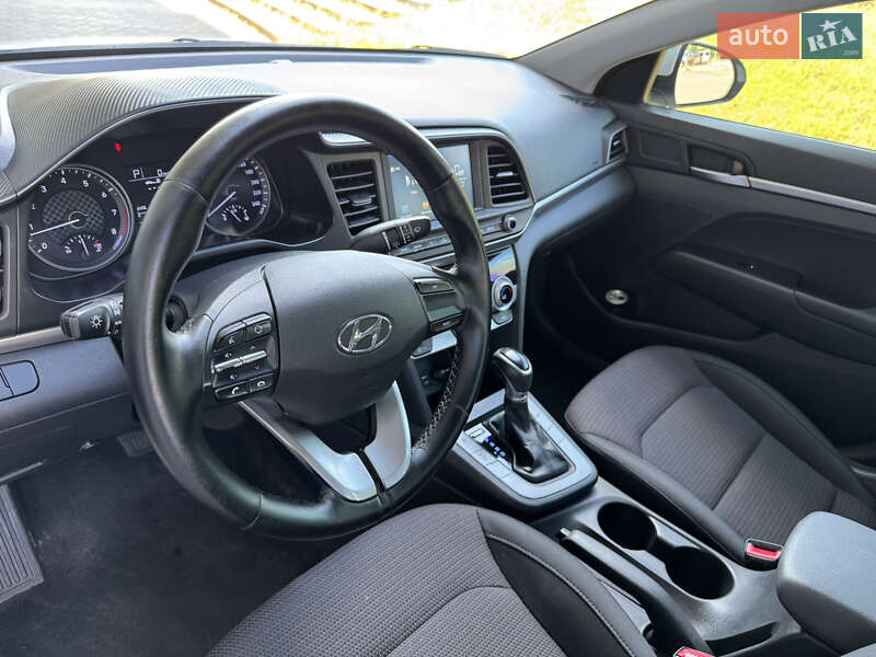 Hyundai Elantra 2019
