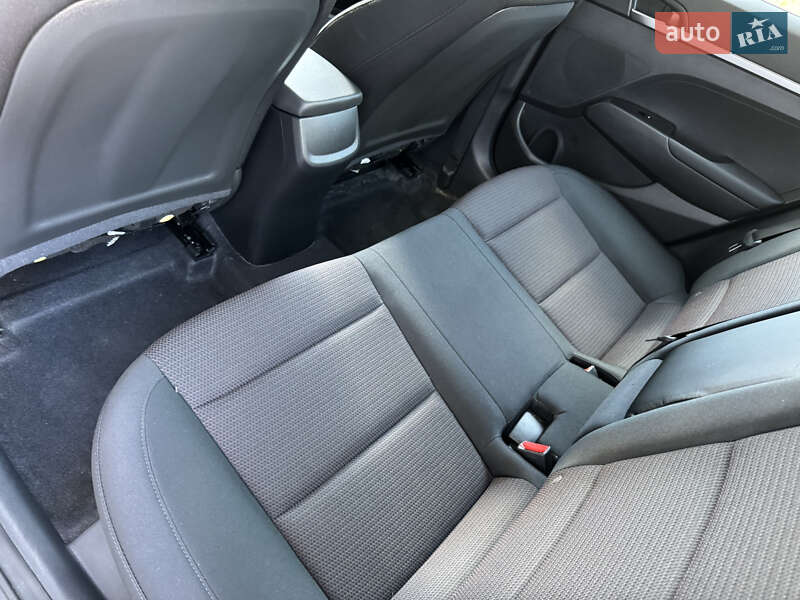 Hyundai Elantra 2019