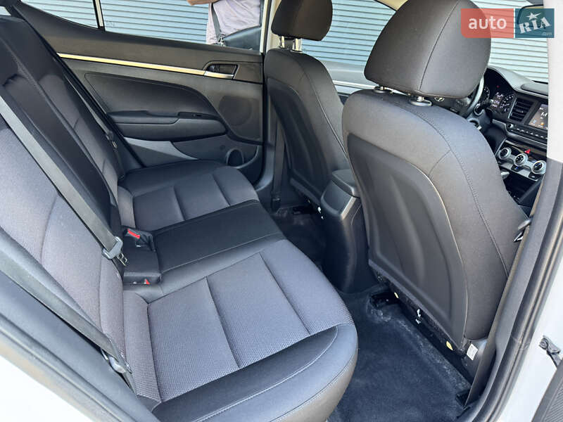 Hyundai Elantra 2019