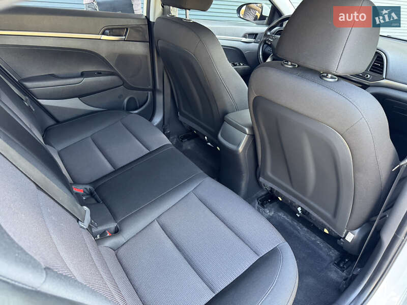 Hyundai Elantra 2019