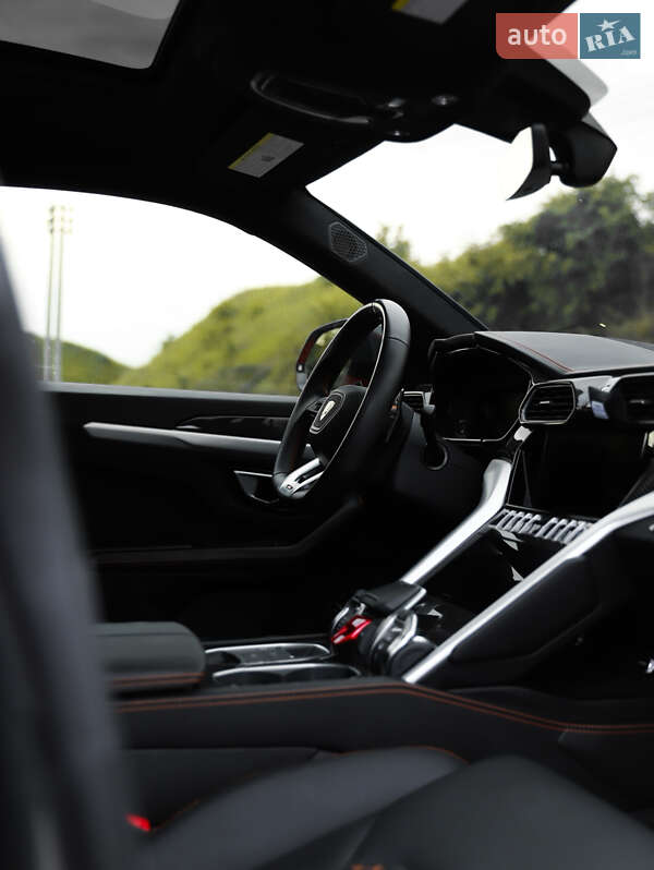 Lamborghini Urus 2019