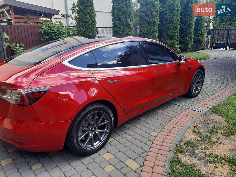 Tesla Model 3 2017