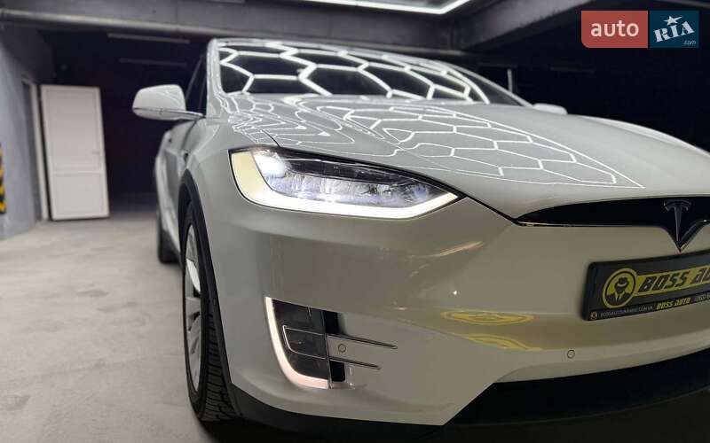 Tesla Model X 2017