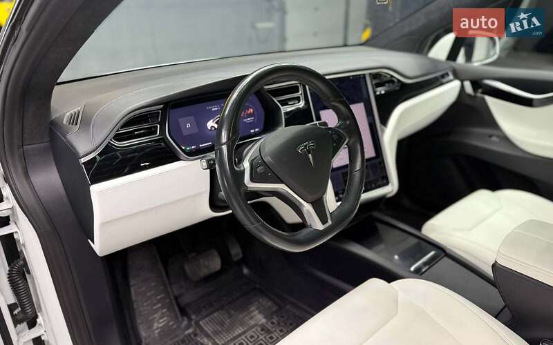 Tesla Model X 2017