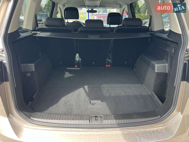 Volkswagen Touran 2016