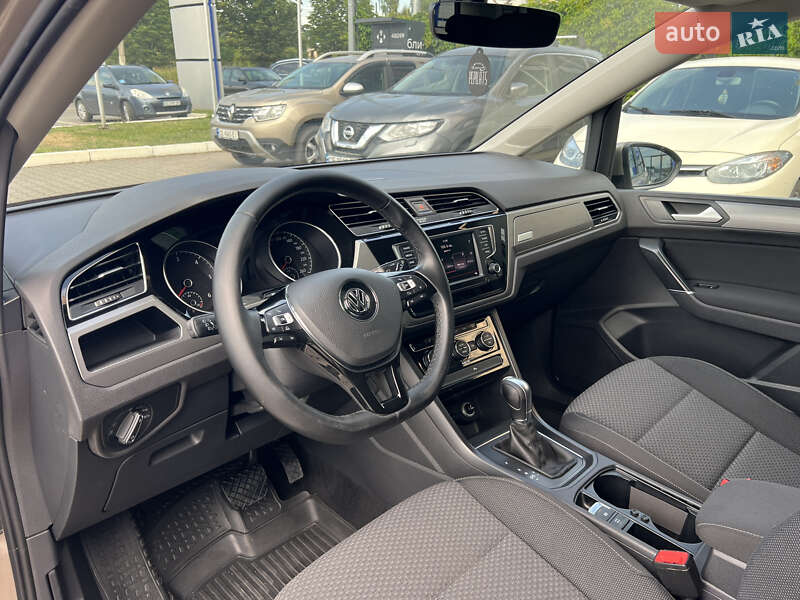 Volkswagen Touran 2016