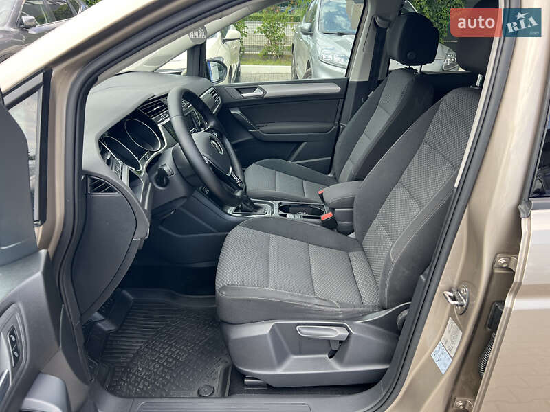 Volkswagen Touran 2016