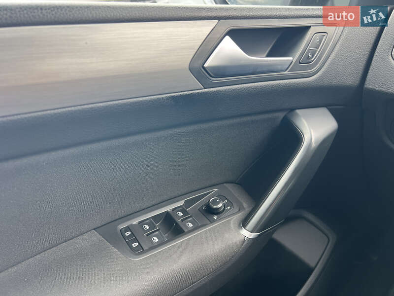 Volkswagen Touran 2016