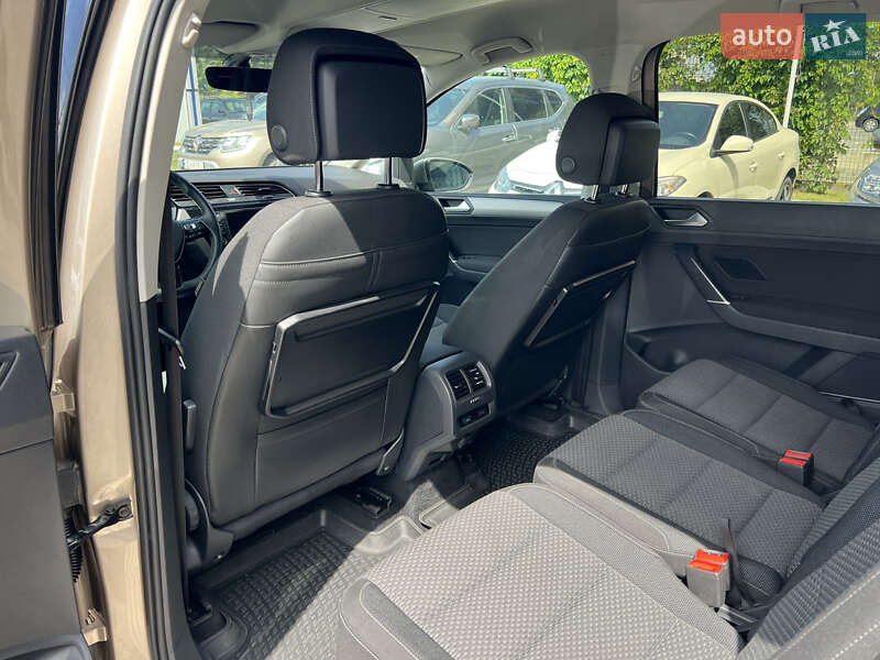 Volkswagen Touran 2016