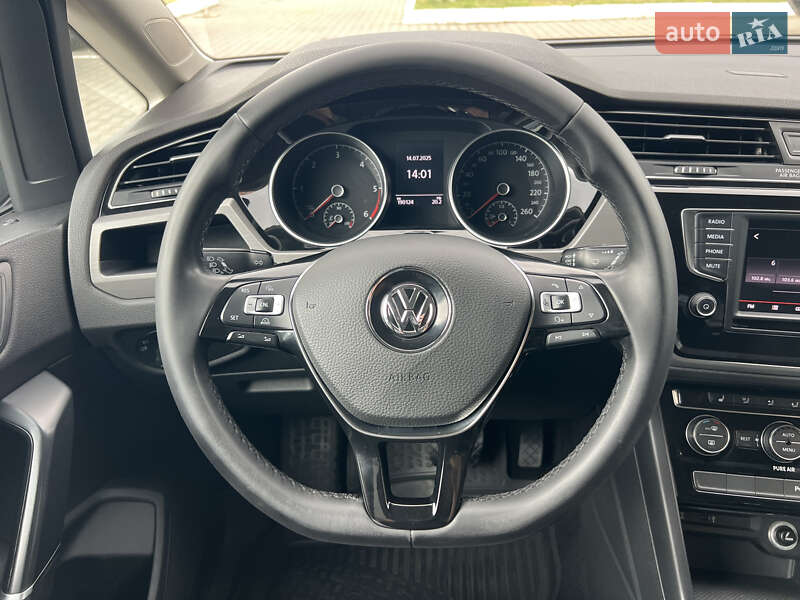 Volkswagen Touran 2016