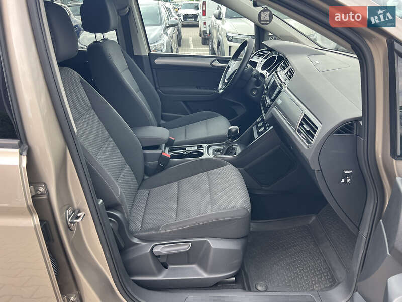 Volkswagen Touran 2016