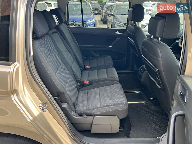 Volkswagen Touran 2016