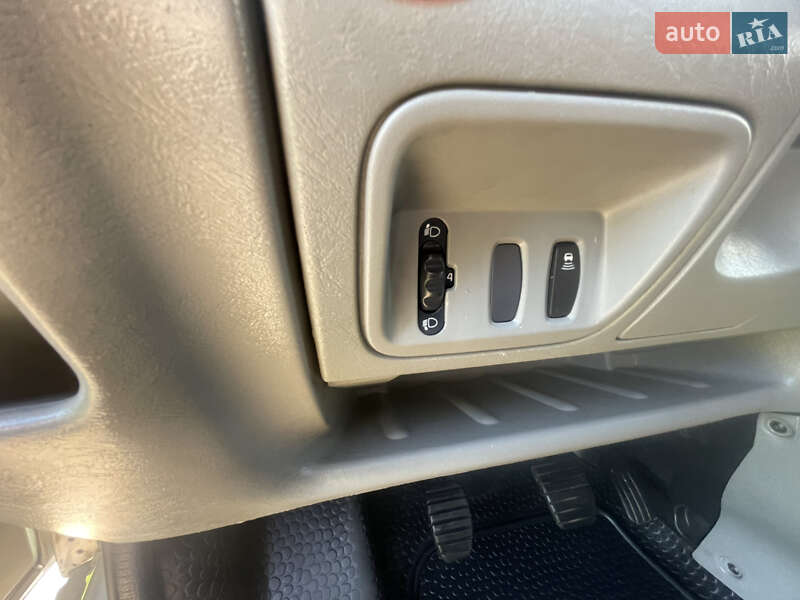 Opel Vivaro 2012