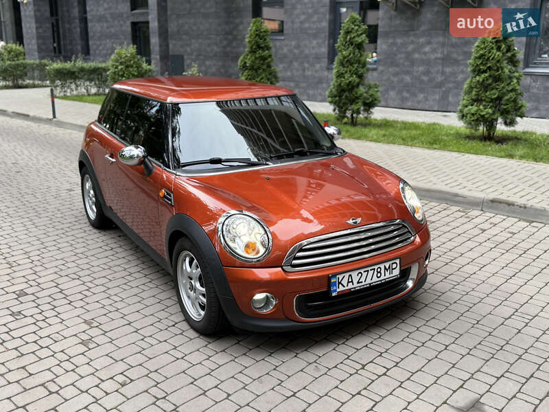 MINI Cooper 2011