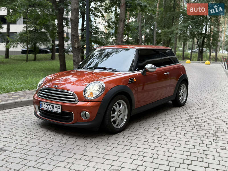 MINI Cooper 2011