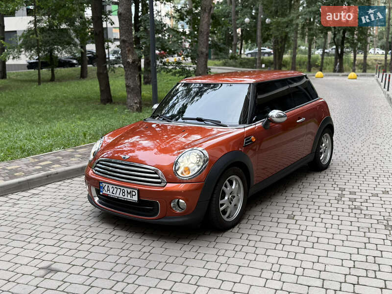 MINI Cooper 2011