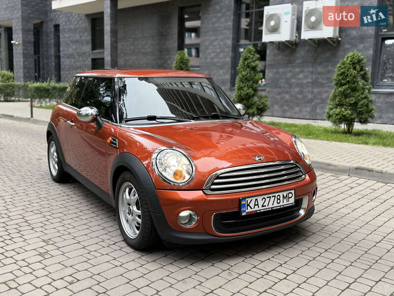 MINI Cooper 2011