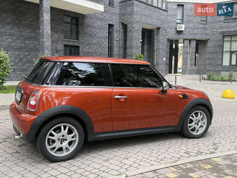 MINI Cooper 2011