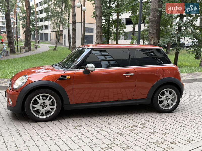 MINI Cooper 2011