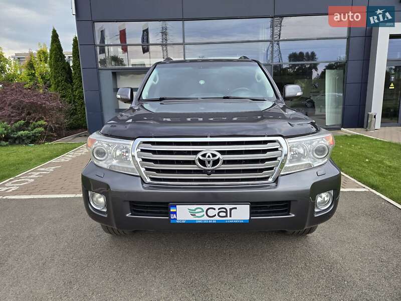 Toyota Land Cruiser 2012