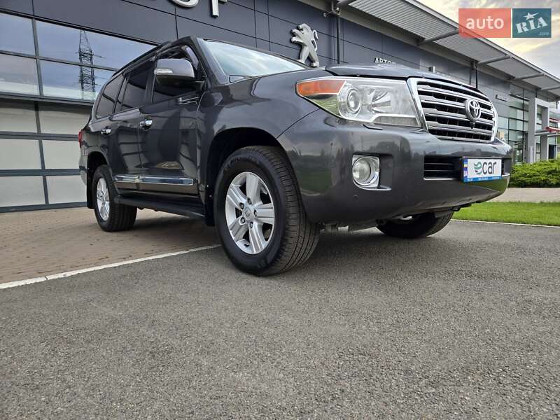 Toyota Land Cruiser 2012
