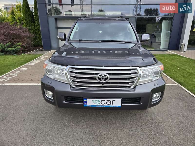 Toyota Land Cruiser 2012