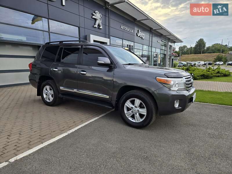 Toyota Land Cruiser 2012