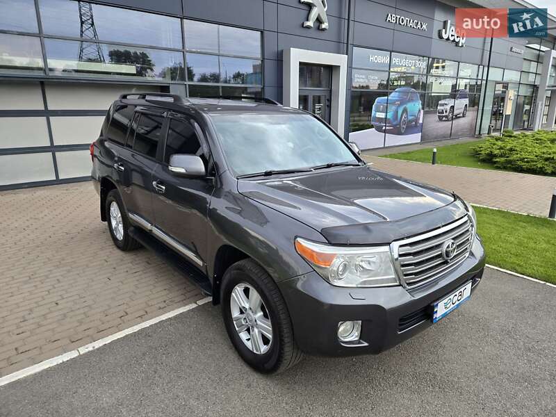 Toyota Land Cruiser 2012