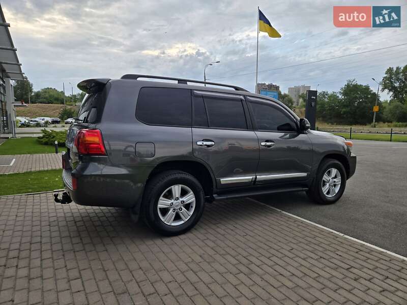 Toyota Land Cruiser 2012