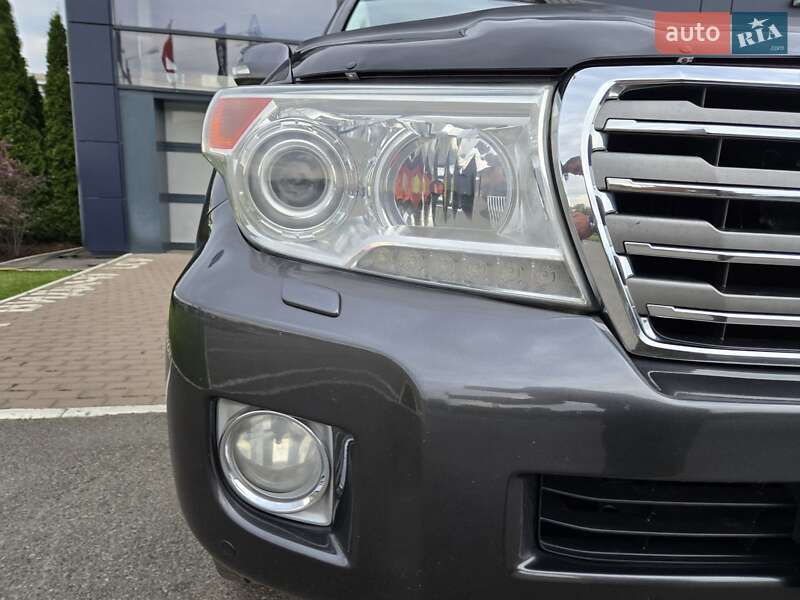 Toyota Land Cruiser 2012