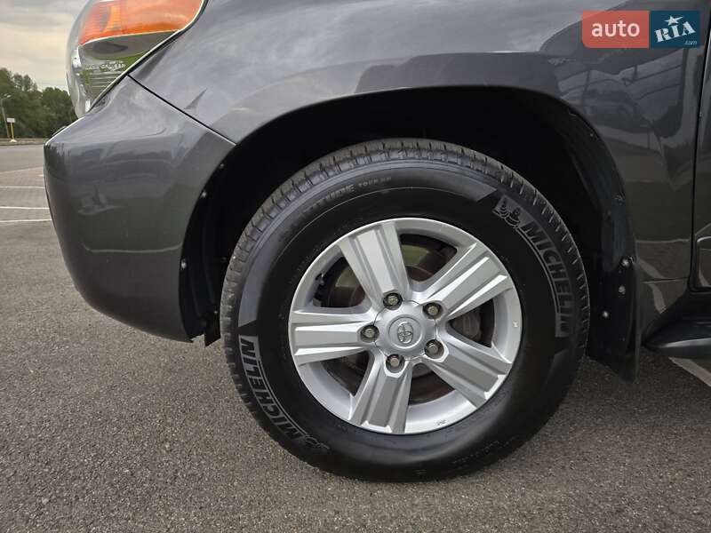 Toyota Land Cruiser 2012