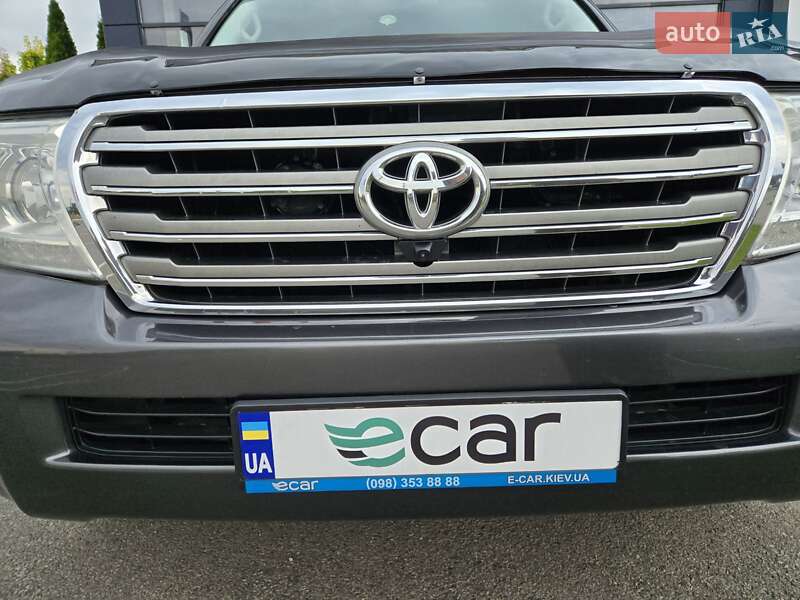 Toyota Land Cruiser 2012