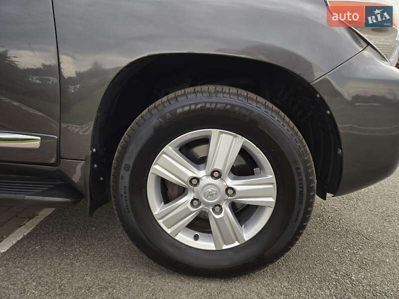 Toyota Land Cruiser 2012