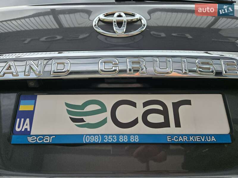 Toyota Land Cruiser 2012