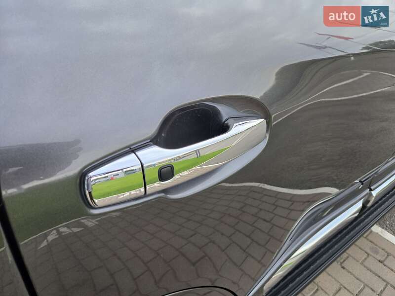 Toyota Land Cruiser 2012