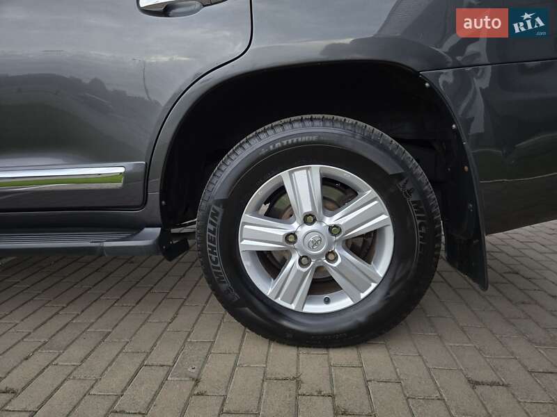 Toyota Land Cruiser 2012