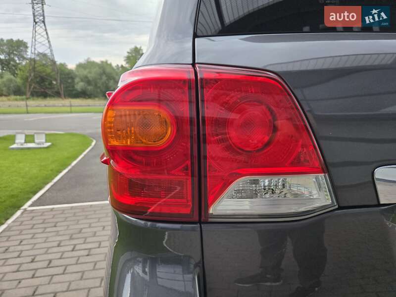 Toyota Land Cruiser 2012