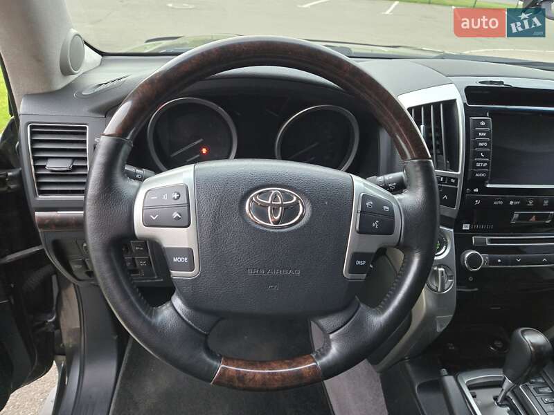 Toyota Land Cruiser 2012