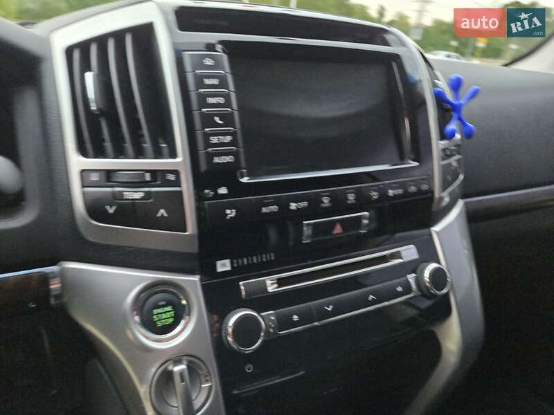 Toyota Land Cruiser 2012