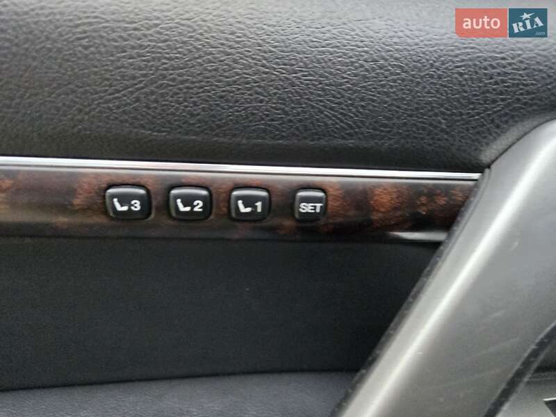 Toyota Land Cruiser 2012