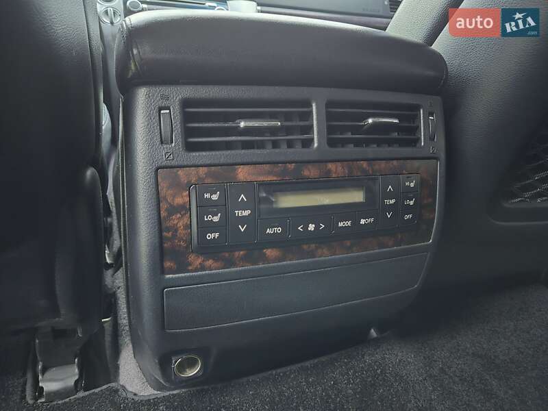 Toyota Land Cruiser 2012