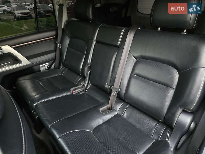 Toyota Land Cruiser 2012