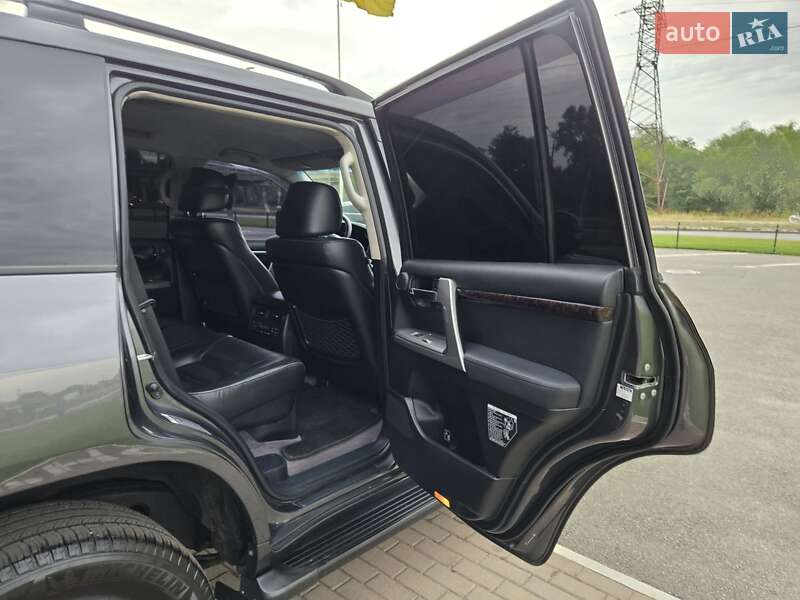 Toyota Land Cruiser 2012