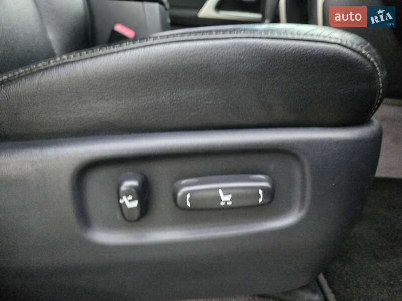 Toyota Land Cruiser 2012