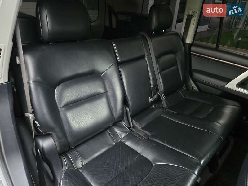 Toyota Land Cruiser 2012