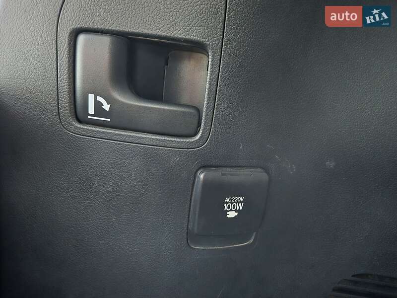 Toyota Land Cruiser 2012