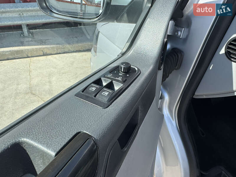 Volkswagen Transporter 2012